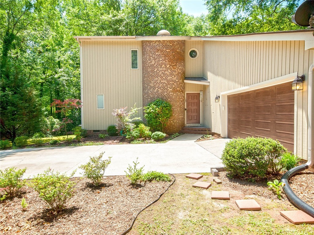 102 Vineyard Road Clemson, SC 29631 - Photo 3 of 30