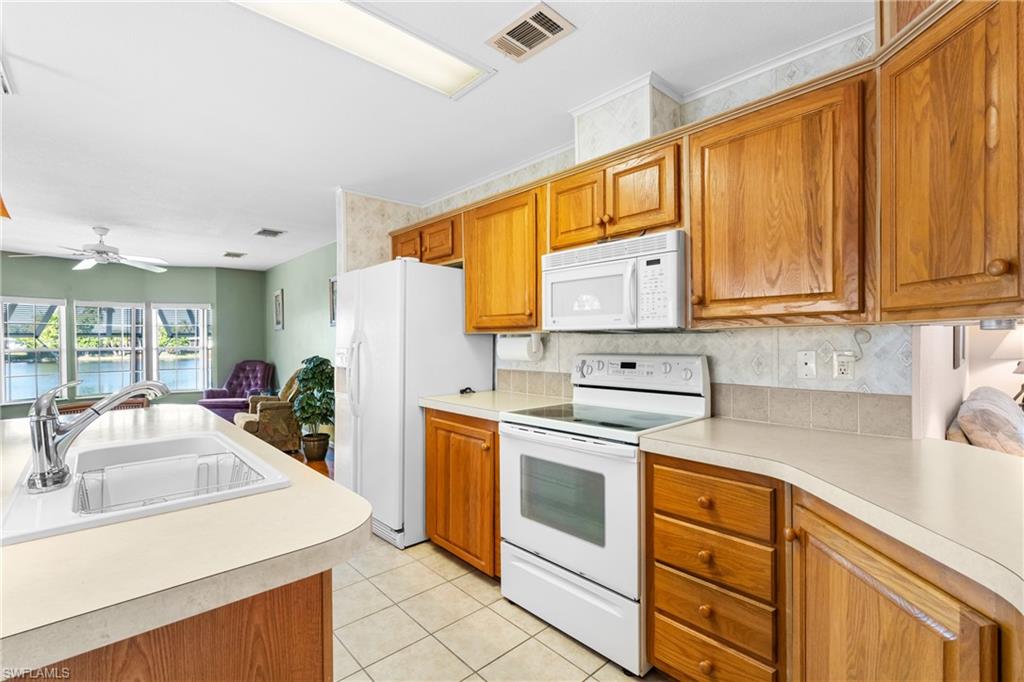 289 Riverwood Road Naples, FL 34114 - Photo 11 of 30