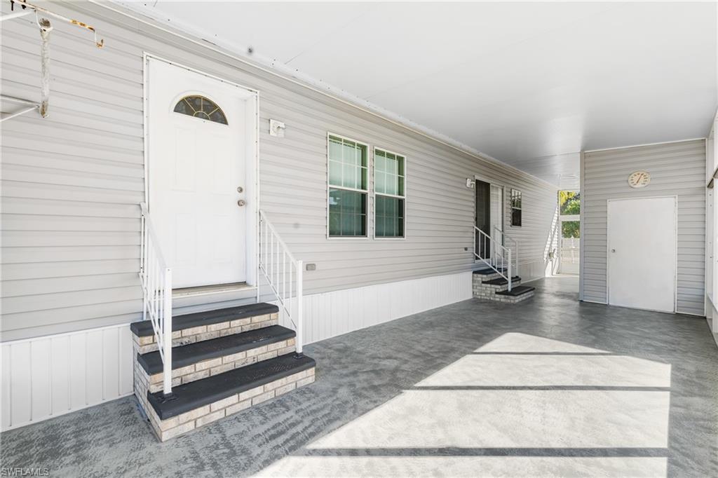 289 Riverwood Road Naples, FL 34114 - Photo 5 of 30