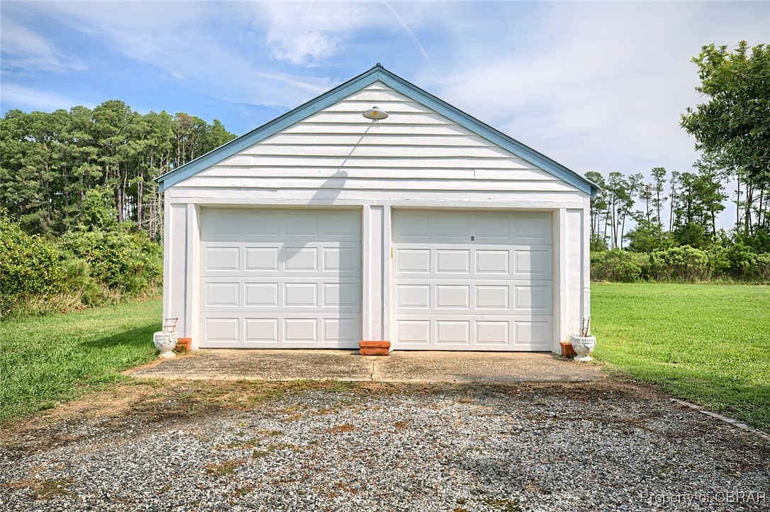 1047 Haven Beach Road Moon, VA 23119 - Photo 45 of 50 Garage