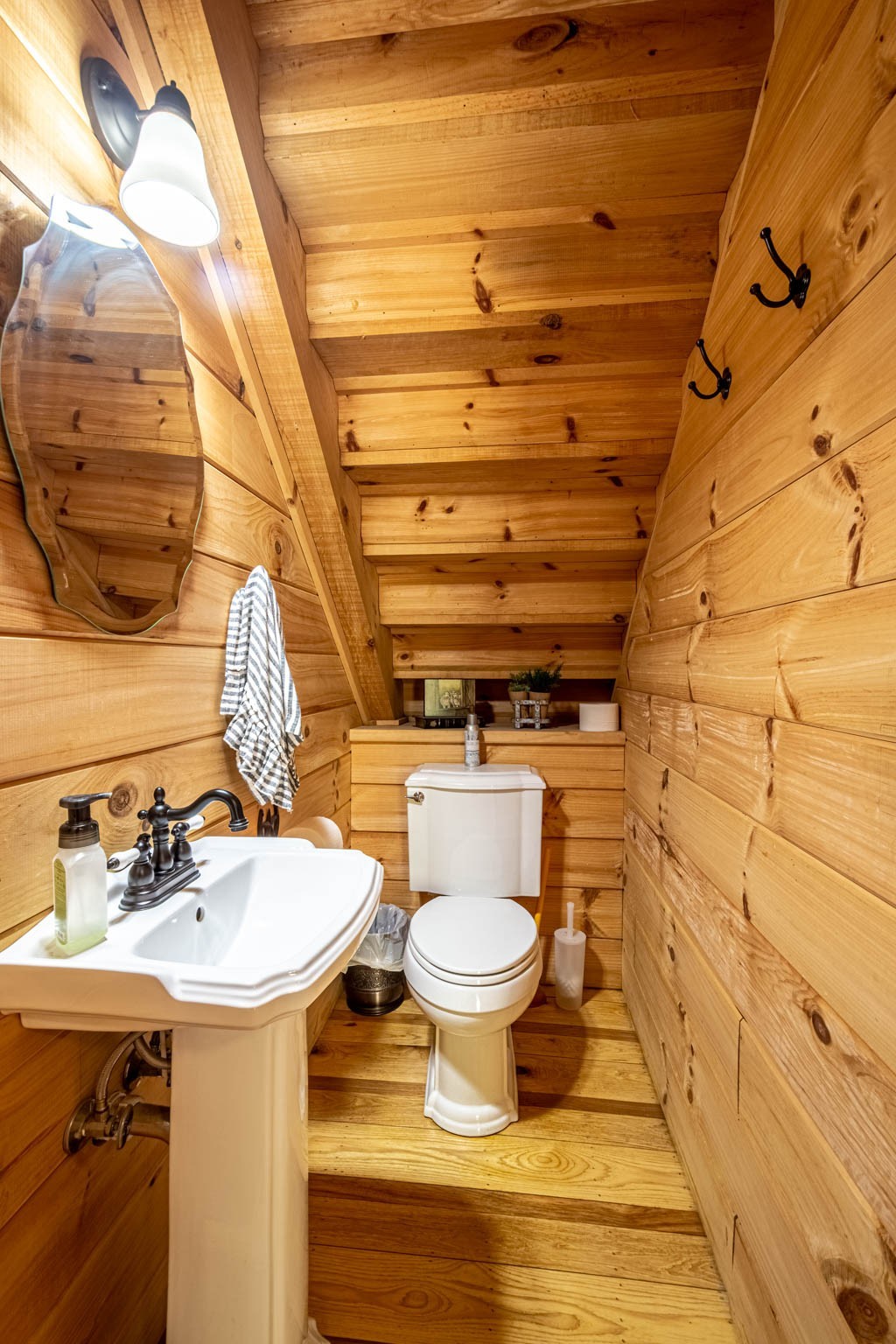 860 Loyd Road Pulaski, TN 38478 - Photo 11 of 70 a bathroom with a sink and toilet