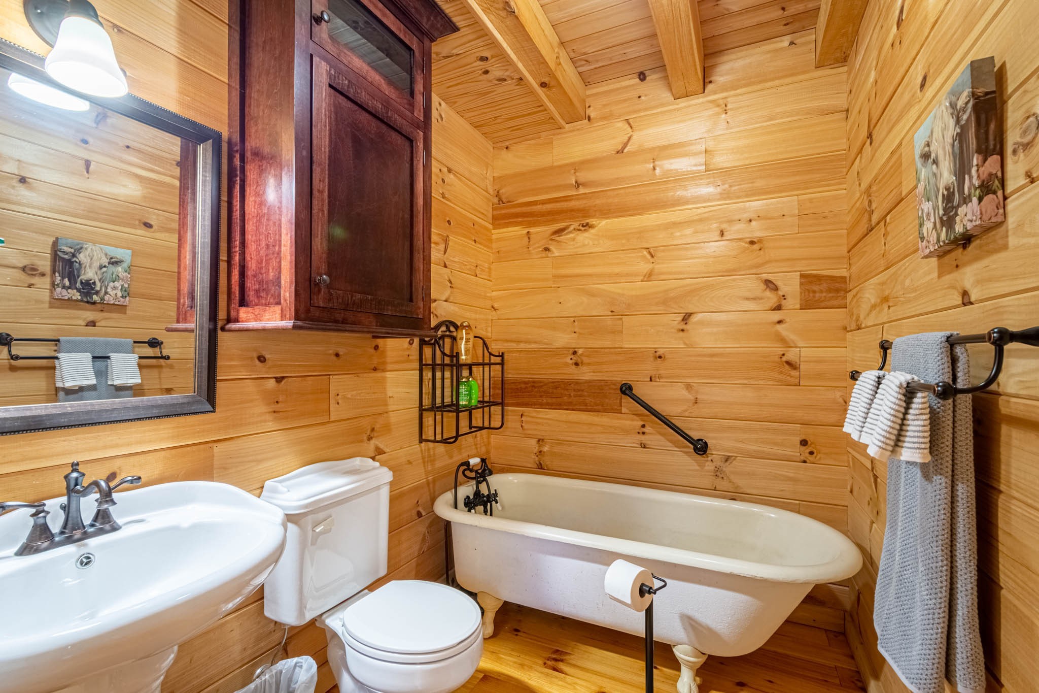 860 Loyd Road Pulaski, TN 38478 - Photo 34 of 70 a bathroom with a sink toilet and shower