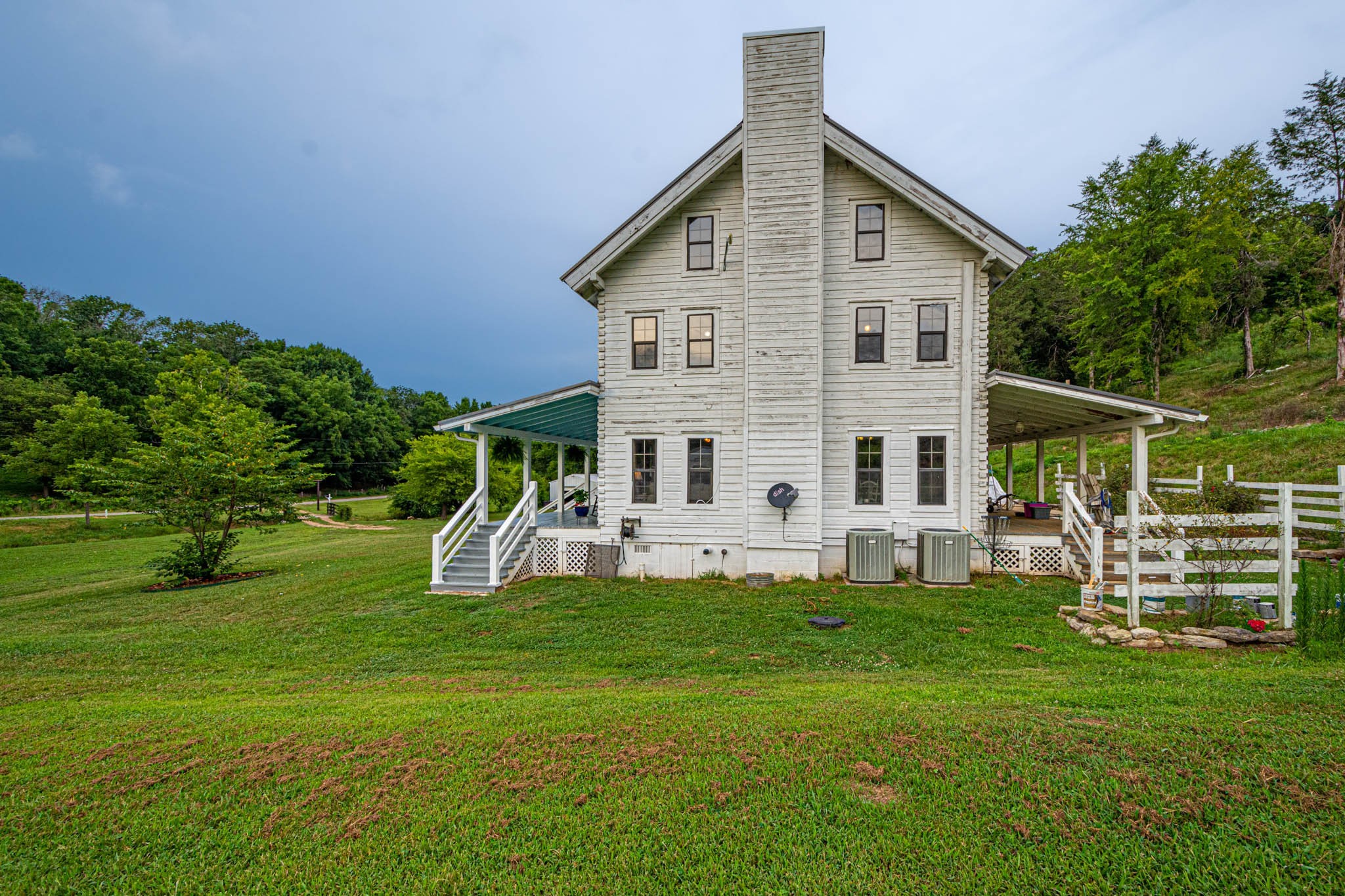 860 Loyd Road Pulaski, TN 38478 - Photo 47 of 70 a view of a house with backyard and a garden