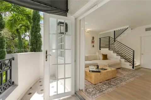 $1,099,000 | 261 Navarre Avenue, Unit B1, Coral Gables, FL 33134