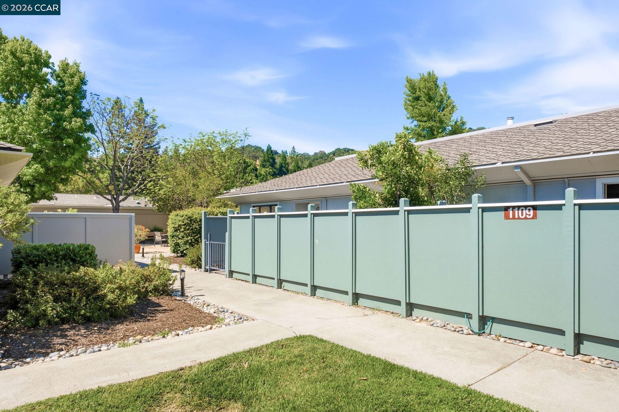 1109 Golden Rain Road, Unit 3 Walnut Creek, CA 94595 - Photo 24 of 34