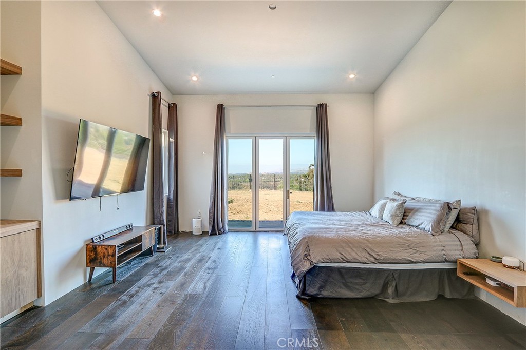 9449 Equestrian Drive Riverside, CA 92503 - Photo 16 of 43
