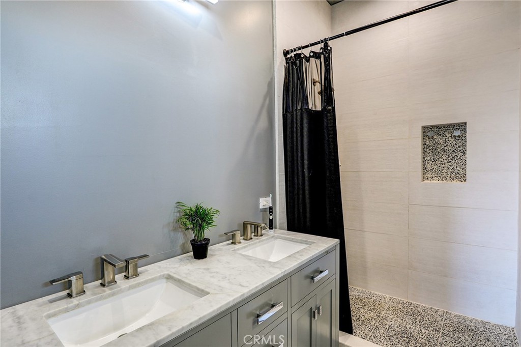 9449 Equestrian Drive Riverside, CA 92503 - Photo 29 of 43