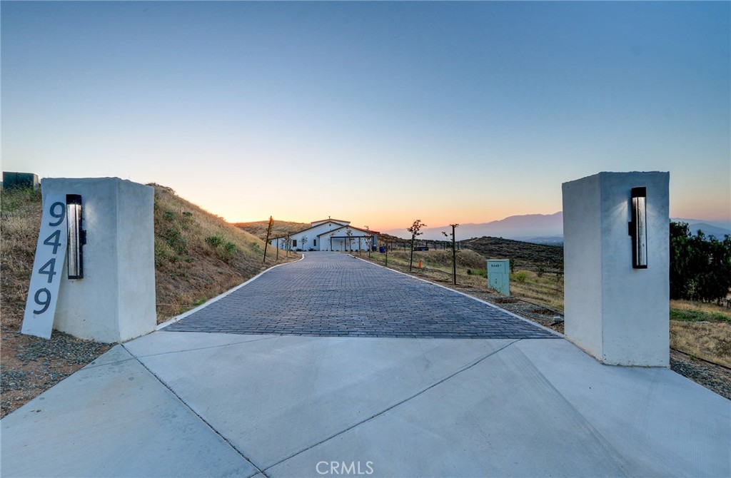 9449 Equestrian Drive Riverside, CA 92503 - Photo 3 of 43
