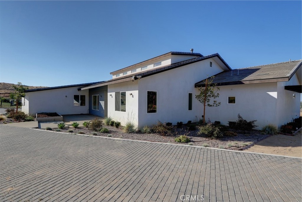 9449 Equestrian Drive Riverside, CA 92503 - Photo 38 of 43