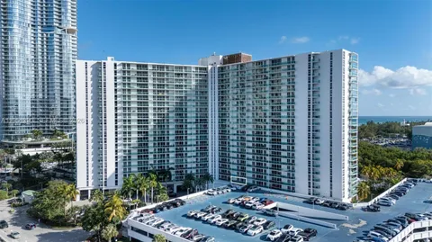 $300,000 | 100 Bayview Drive, Unit 229, Sunny Isles Beach, FL 33160