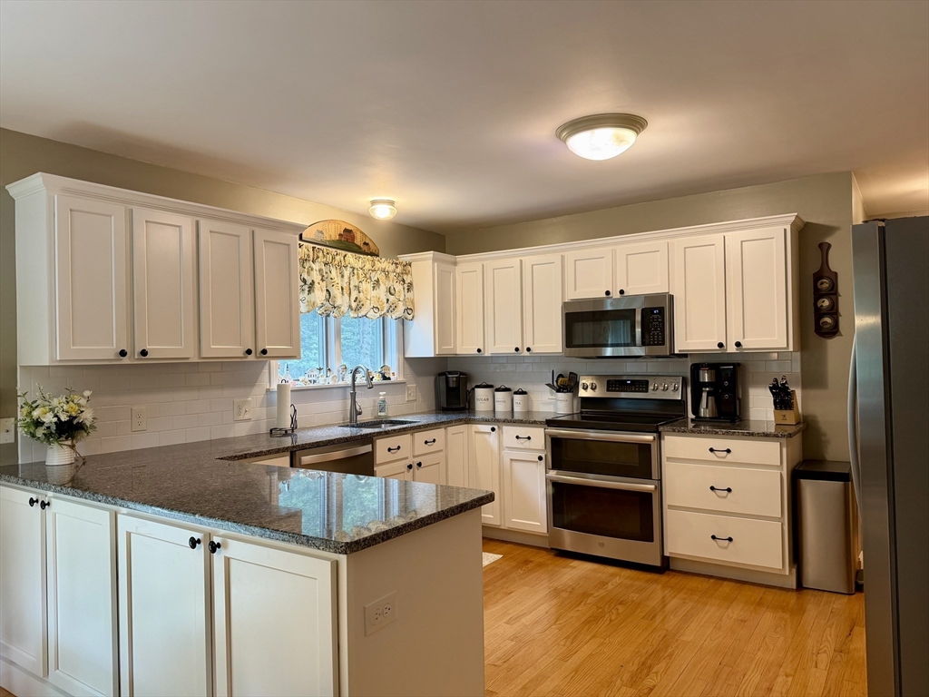 95 Sandgully Road North Deerfield, MA 01373 - Photo 16 of 39 Gallery Image 16
