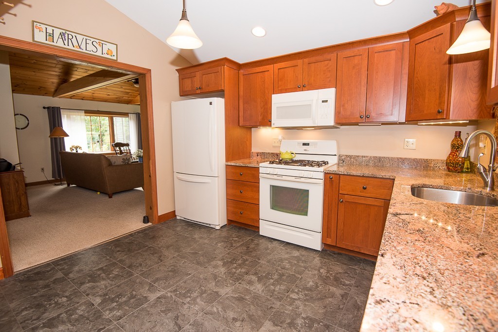 875 Rindge Road Fitchburg, MA 01420 - Photo 8 of 30 Gallery Image 8