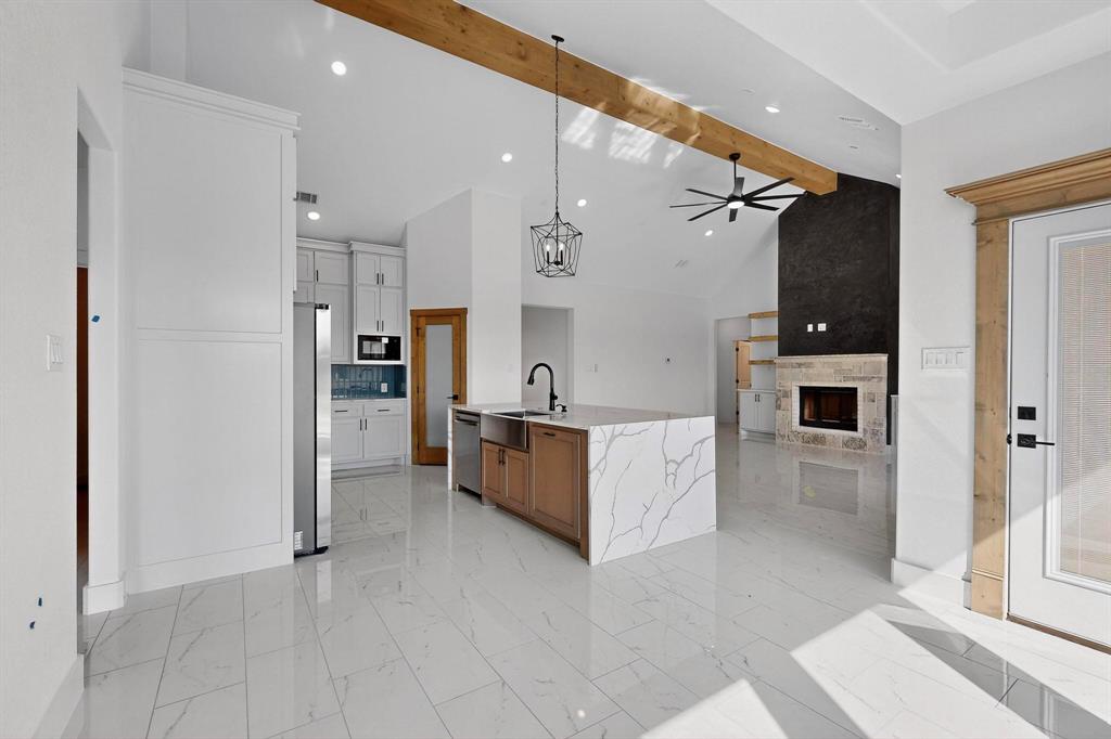 1025 Gonzollas Road Springtown, TX 76082 - Photo 16 of 37