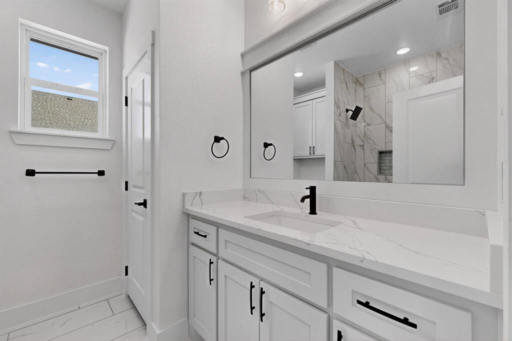 1025 Gonzollas Road Springtown, TX 76082 - Photo 18 of 37