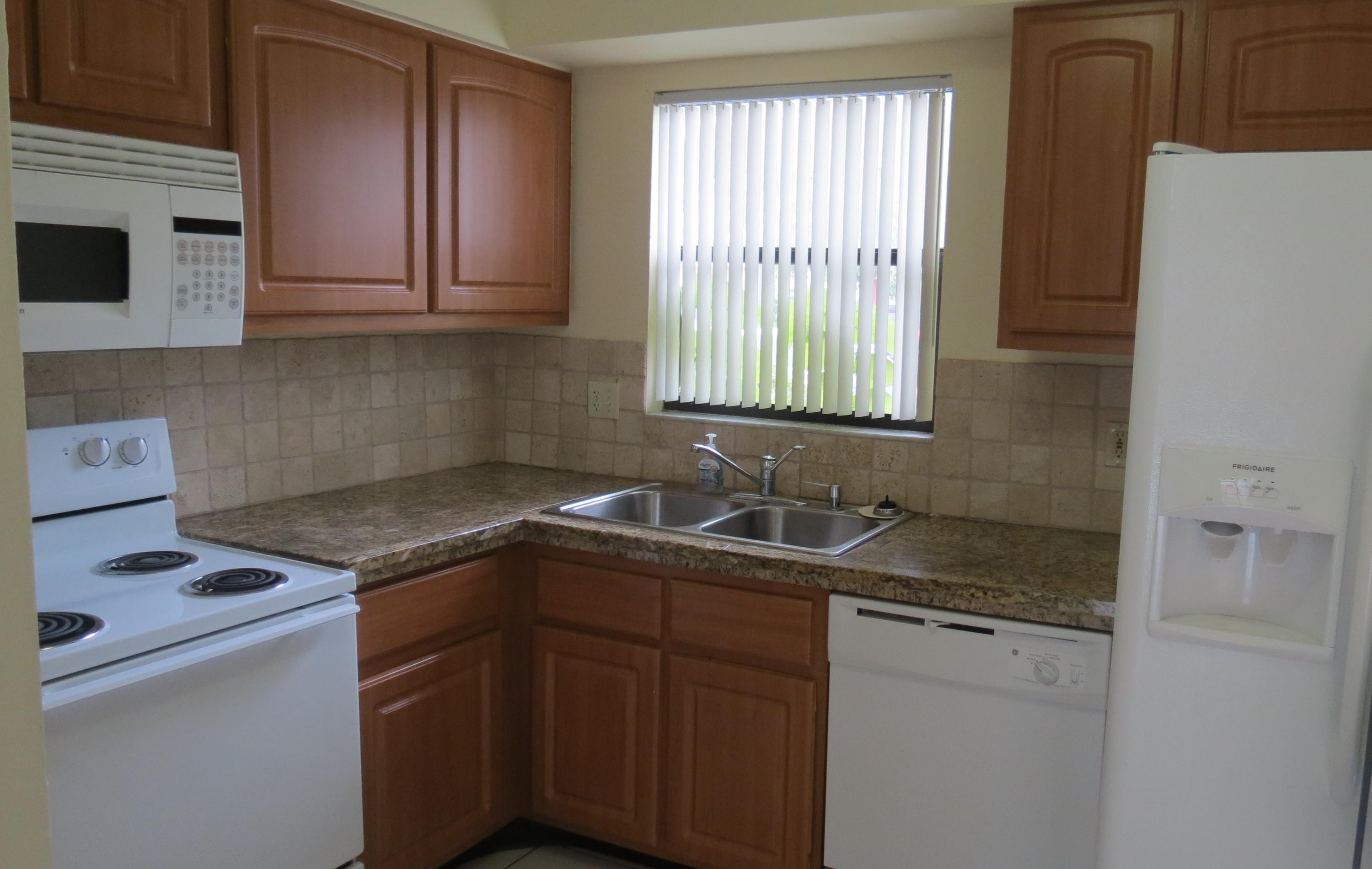3904 Inlet Circle Greenacres, FL 33463 - Photo 5 of 25 IMG_4609