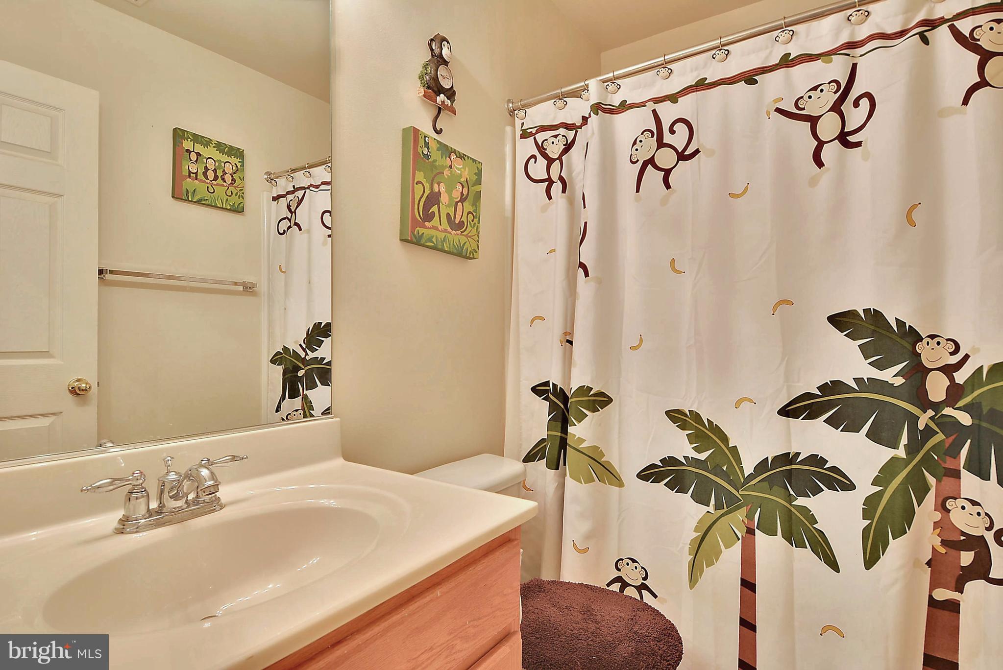 607 Holy Cross Road Baltimore, MD 21225 - Photo 17 of 30 Upper Level Bath