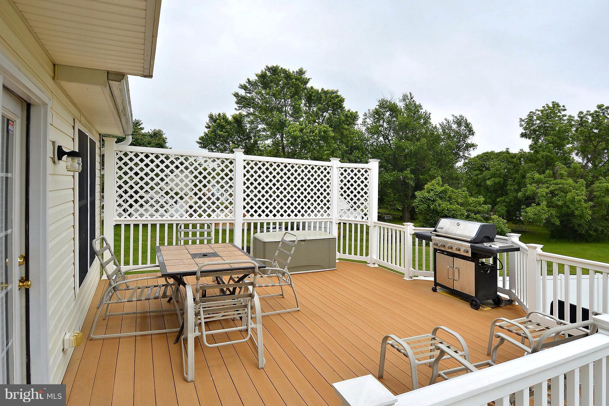 607 Holy Cross Road Baltimore, MD 21225 - Photo 22 of 30 Deck