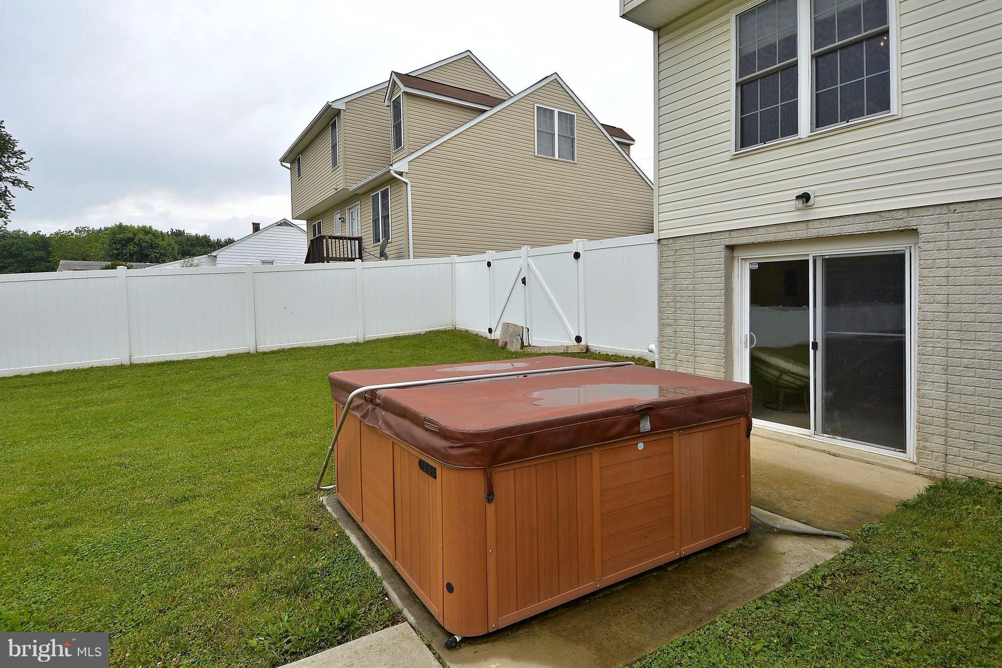 607 Holy Cross Road Baltimore, MD 21225 - Photo 24 of 30 Hot Tub