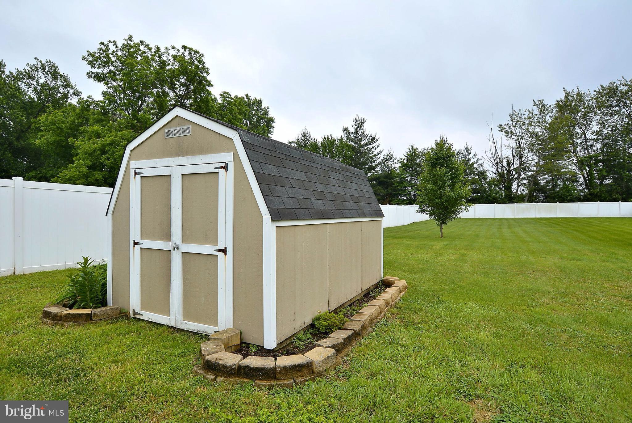 607 Holy Cross Road Baltimore, MD 21225 - Photo 25 of 30 Shed