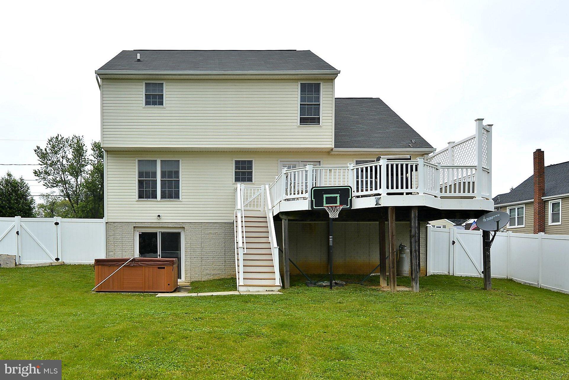 607 Holy Cross Road Baltimore, MD 21225 - Photo 26 of 30 Exterior Rear Elevation