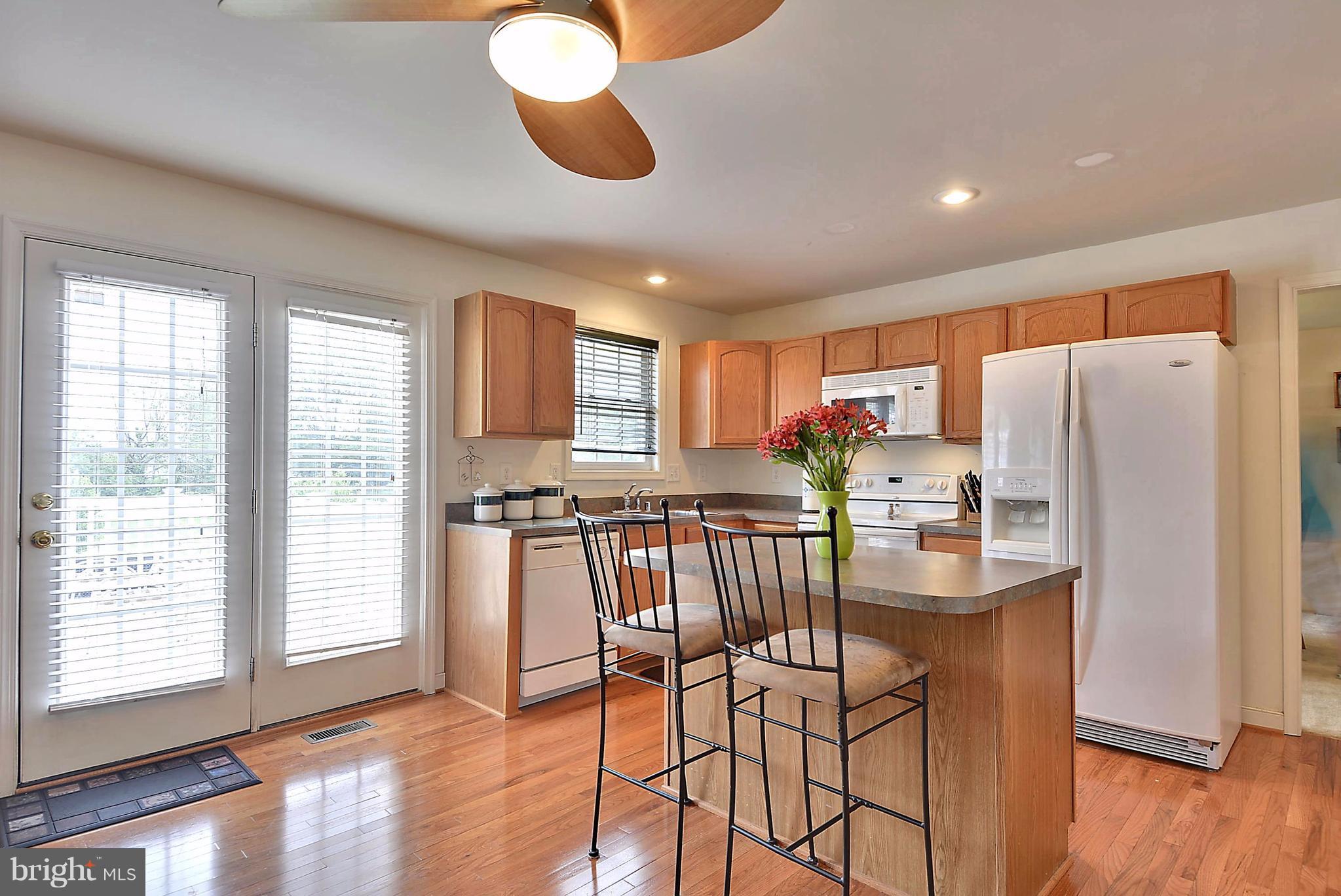 607 Holy Cross Road Baltimore, MD 21225 - Photo 6 of 30 Kitchen