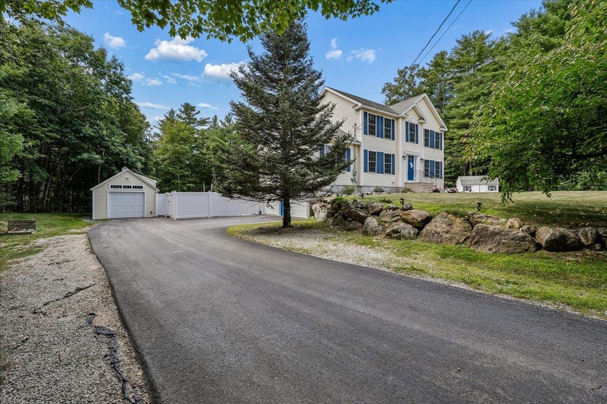 110 Middle Road Deerfield, NH 03037 - Photo 8 of 52 Gallery Image 8