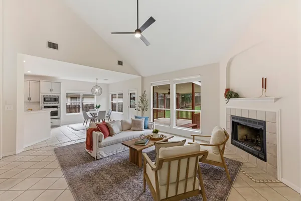 $835,000 | 11200 Savin Hill Lane, Austin, TX 78739