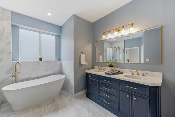 $835,000 | 11200 Savin Hill Lane, Austin, TX 78739