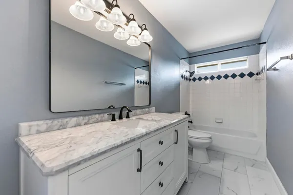 $835,000 | 11200 Savin Hill Lane, Austin, TX 78739