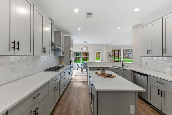 $835,000 | 11200 Savin Hill Lane, Austin, TX 78739