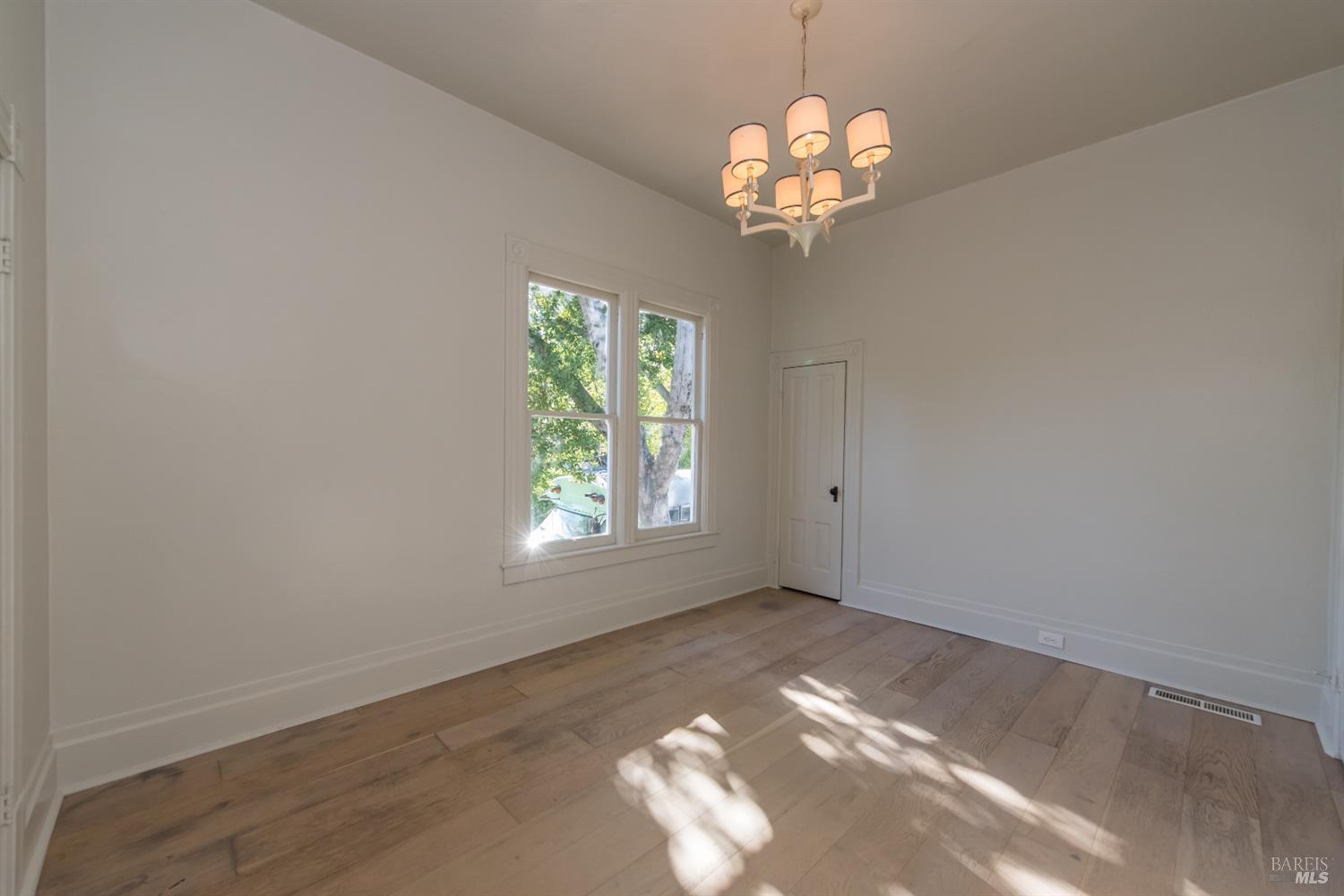 300 West 8th Street Santa Rosa, CA 95401 - Photo 14 of 39