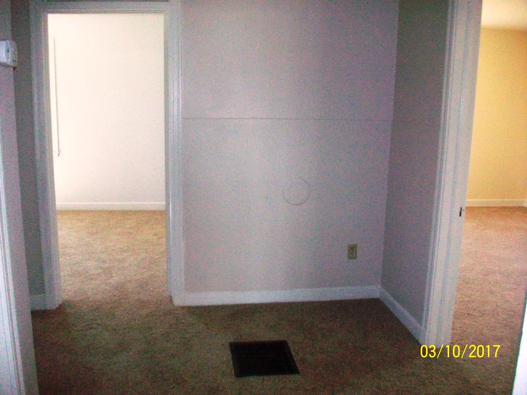 2040 Corinth Drive Seneca, SC 29672 - Photo 6 of 10 This interior view showcases a versatile space, ready for personalization.