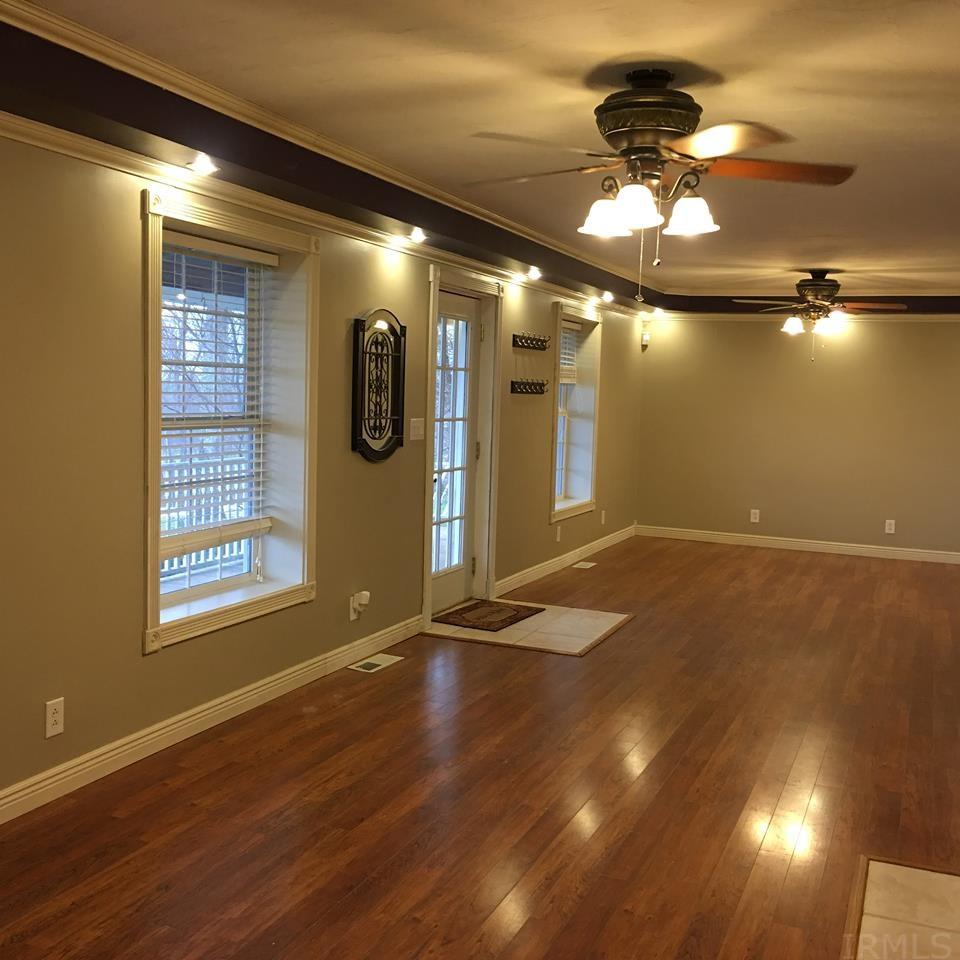 1600 Leatherwood Road Bedford, IN 47421 - Photo 5 of 27