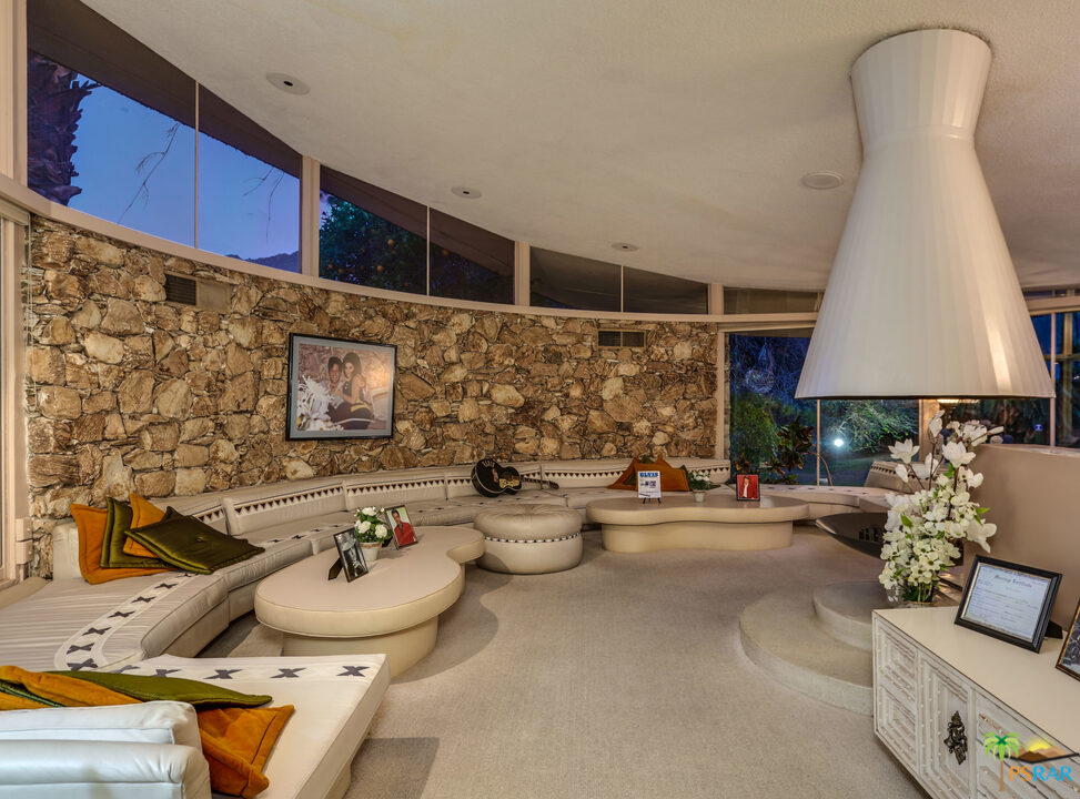 1350 Ladera Circle Palm Springs, CA 92262 - Photo 14 of 50 a bathroom with a sink and a mirror
