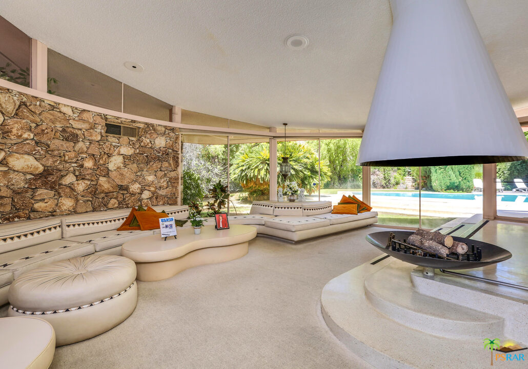 1350 Ladera Circle Palm Springs, CA 92262 - Photo 15 of 50 a room with furniture and a large window
