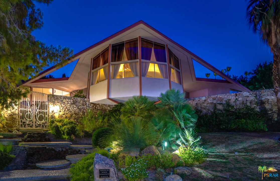 1350 Ladera Circle Palm Springs, CA 92262 - Photo 2 of 50 a view of a house with a yard