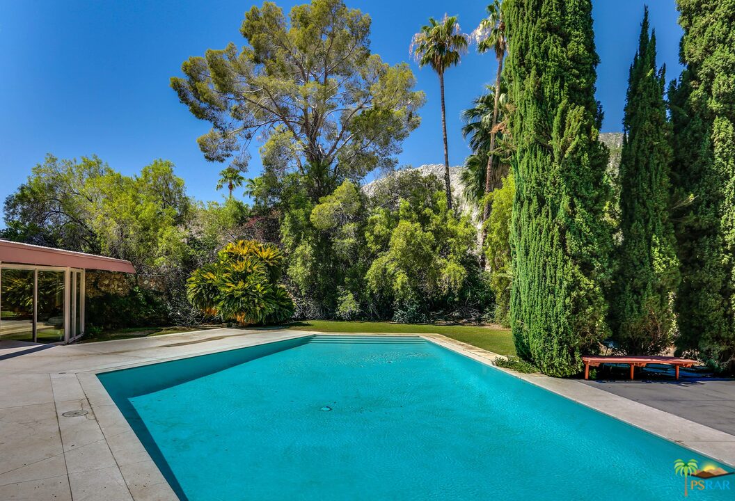 1350 Ladera Circle Palm Springs, CA 92262 - Photo 46 of 50 a view of a backyard