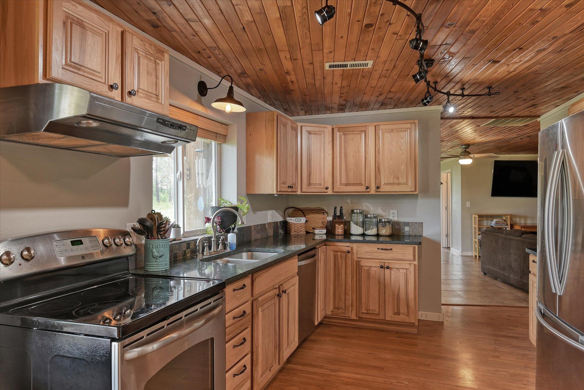 215 West Bridges Road Deer Park, WA 99006 - Photo 4 of 39 Gallery Image 4