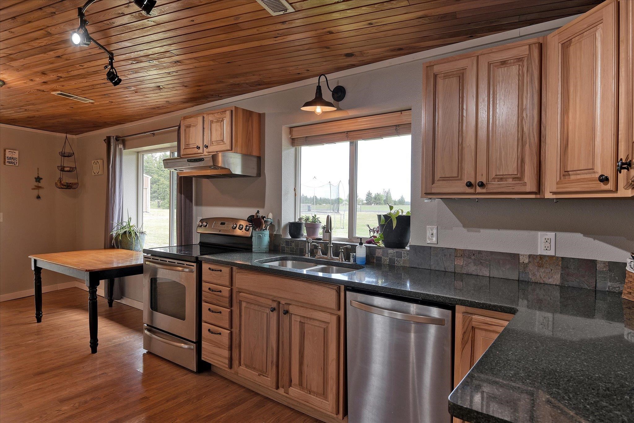 215 West Bridges Road Deer Park, WA 99006 - Photo 6 of 39 Gallery Image 6