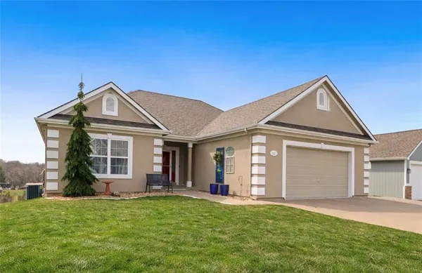 $450,000 | 811 Cherry Lane, Smithville, MO 64089
