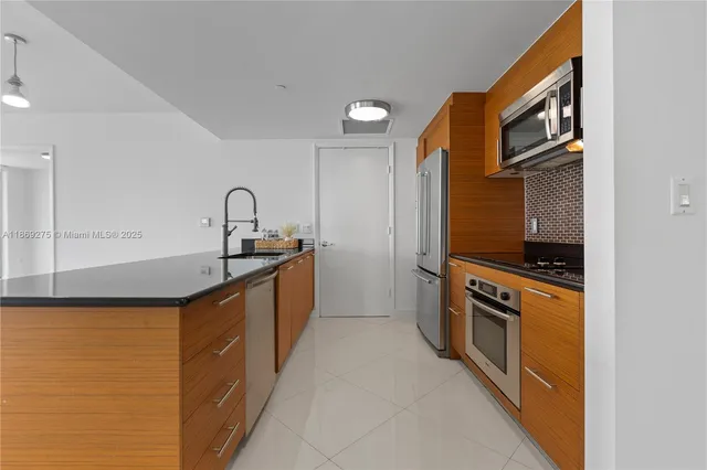 $1,075,000 | 50 Biscayne Boulevard, Unit 1902, Miami, FL 33132