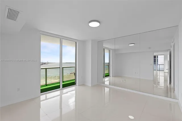 $1,075,000 | 50 Biscayne Boulevard, Unit 1902, Miami, FL 33132