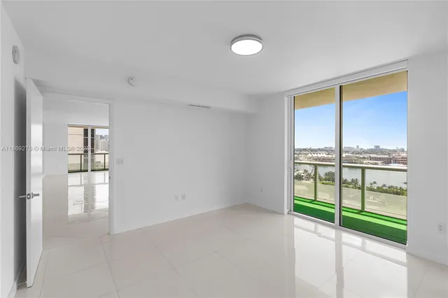 $1,075,000 | 50 Biscayne Boulevard, Unit 1902, Miami, FL 33132