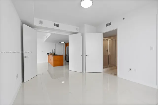 $1,075,000 | 50 Biscayne Boulevard, Unit 1902, Miami, FL 33132