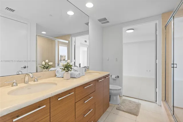 $1,075,000 | 50 Biscayne Boulevard, Unit 1902, Miami, FL 33132