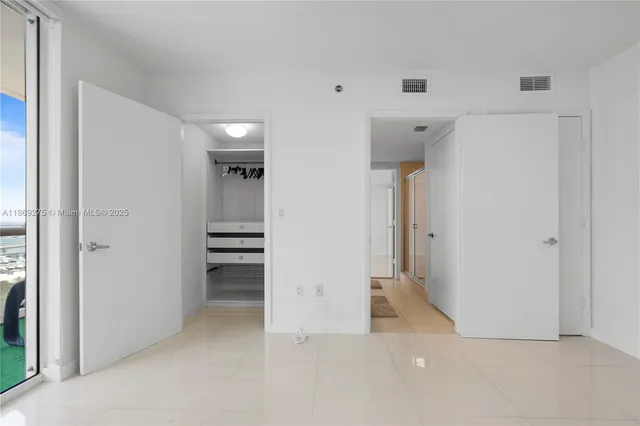 $1,075,000 | 50 Biscayne Boulevard, Unit 1902, Miami, FL 33132