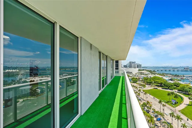 $1,075,000 | 50 Biscayne Boulevard, Unit 1902, Miami, FL 33132