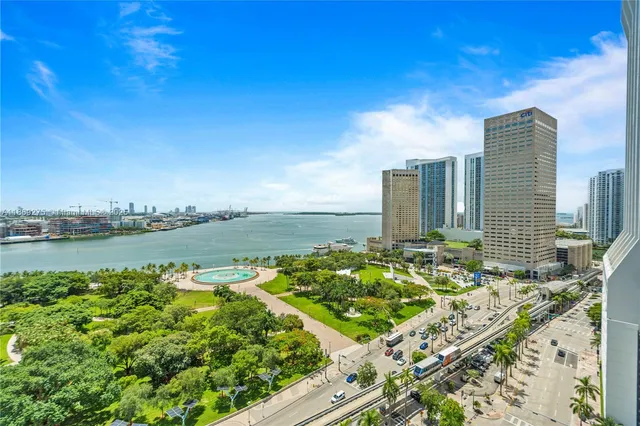$1,075,000 | 50 Biscayne Boulevard, Unit 1902, Miami, FL 33132