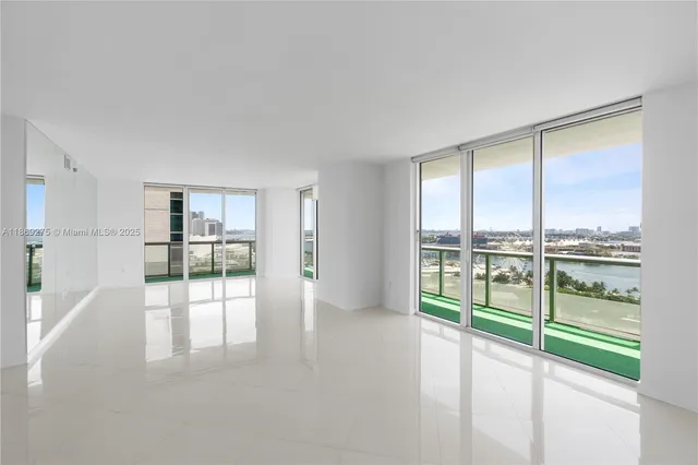$1,075,000 | 50 Biscayne Boulevard, Unit 1902, Miami, FL 33132