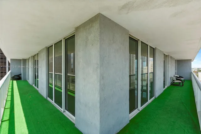 $1,075,000 | 50 Biscayne Boulevard, Unit 1902, Miami, FL 33132